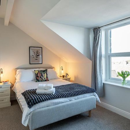 Stunning 5 Bedroom 5 En-Suite Victorian House In Harrogate Kültér fotó
